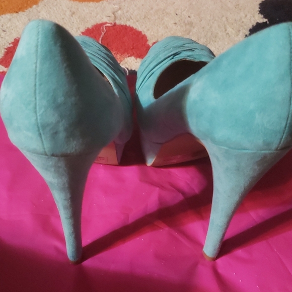 Suede teal qupid heels - Picture 3 of 3